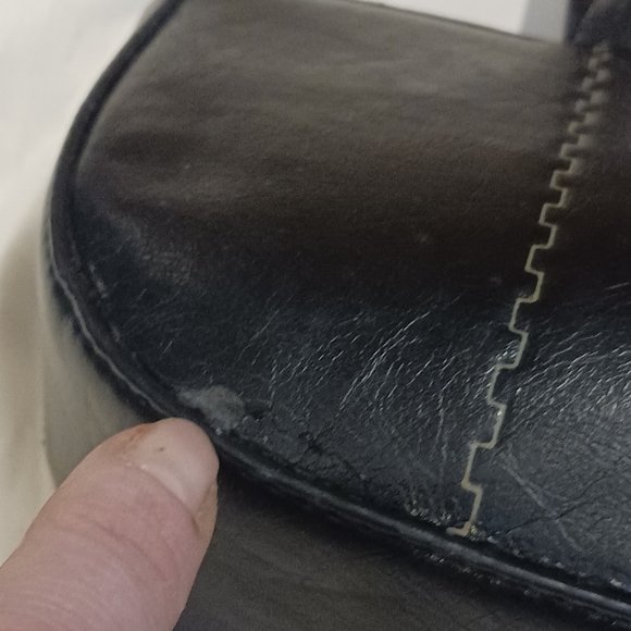 Fashion Shoulder Bag with Damages - Picture 15 of 16